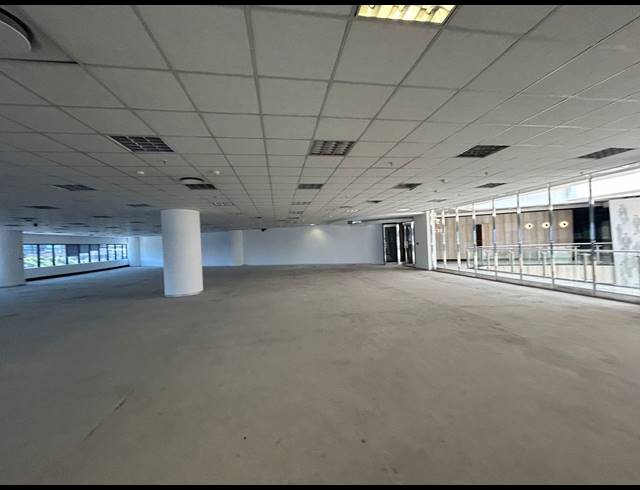 1,035M² OFFICE TO LET IN SANDTON CENTRAL